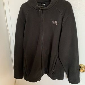 Nice Men’s Northface fleece